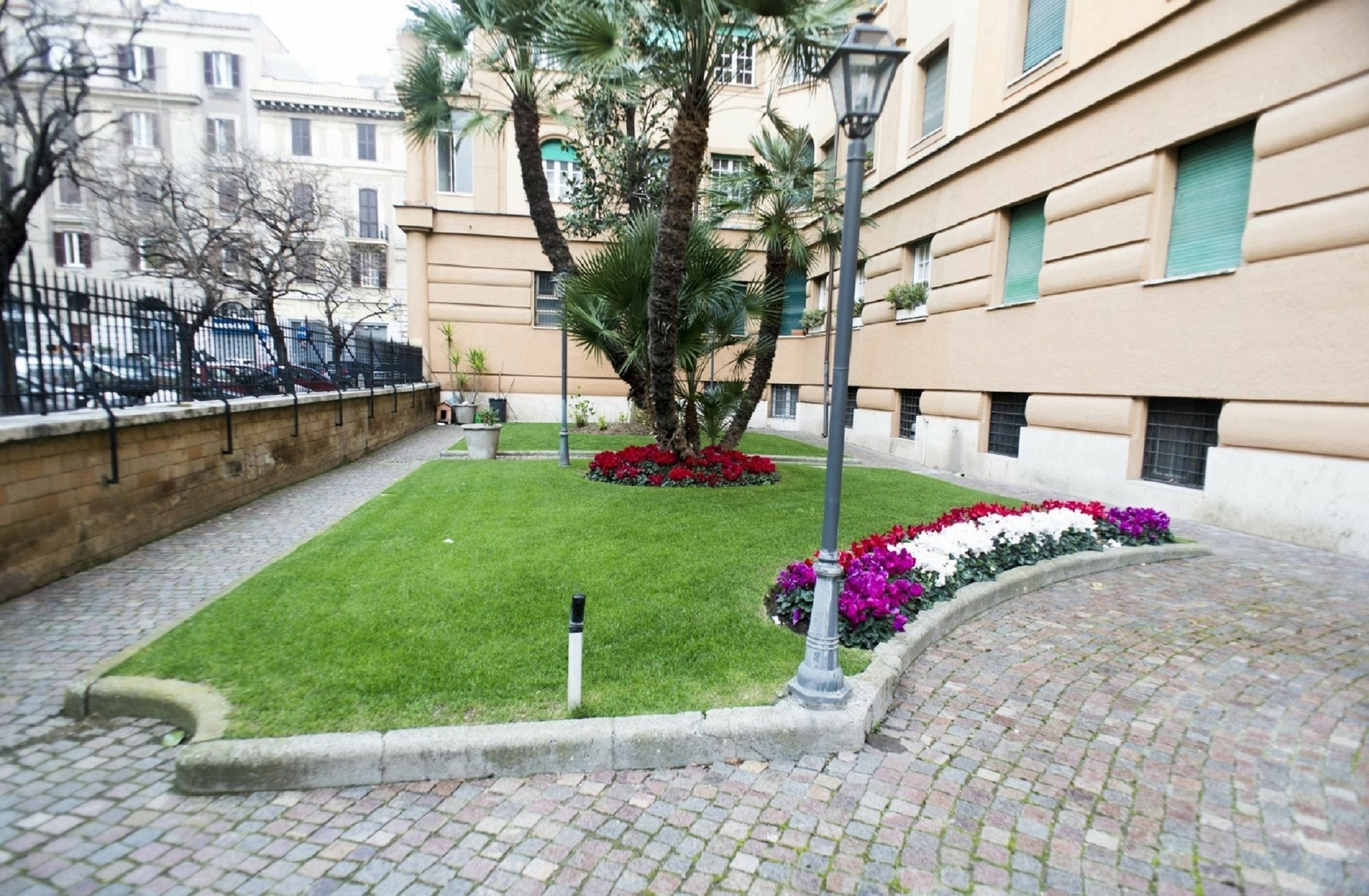 Costantino Secondo * Roma